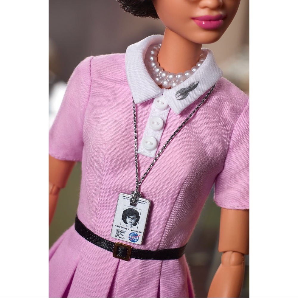 🎉HOST PICK🎉Barbie Inspire Katherine Johnson Doll - Picture 5 of 10